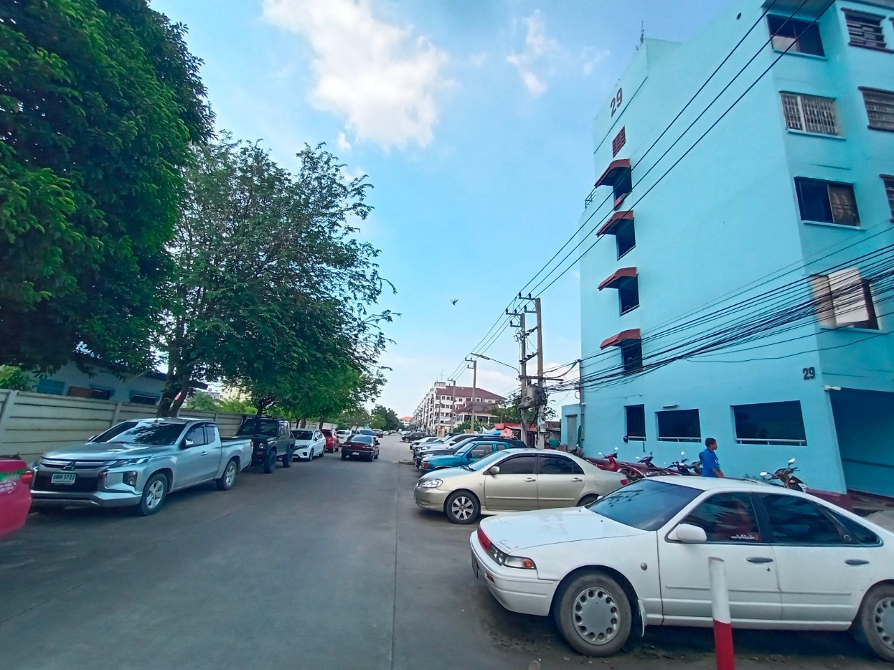 ขายด่วน ห้องชุดเอื้ออาทรรังสิต คลอง1 สะพานเเดง